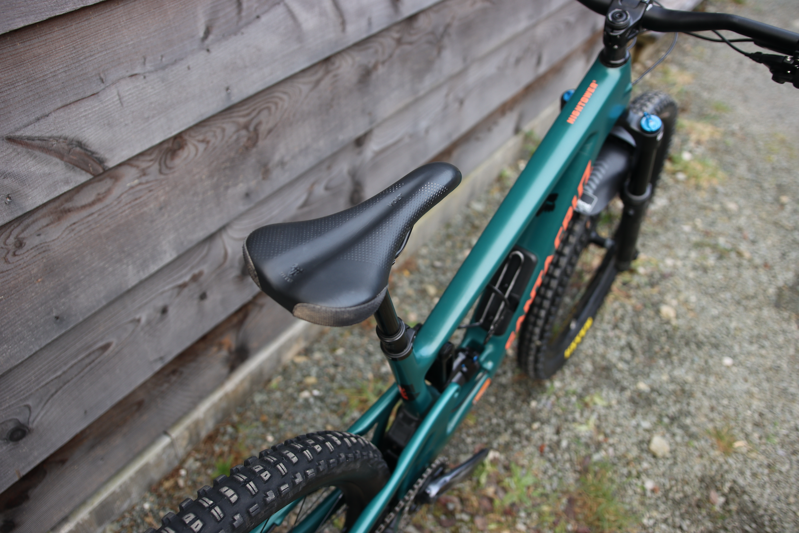 Ex-Demo Bike - Santa Cruz Hightower S Model 23 - Medium - Green-8